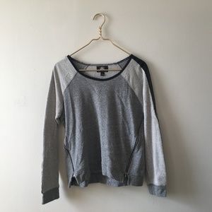 🌺4/$20 - Rock & Republic Mixed Fabric Sweater